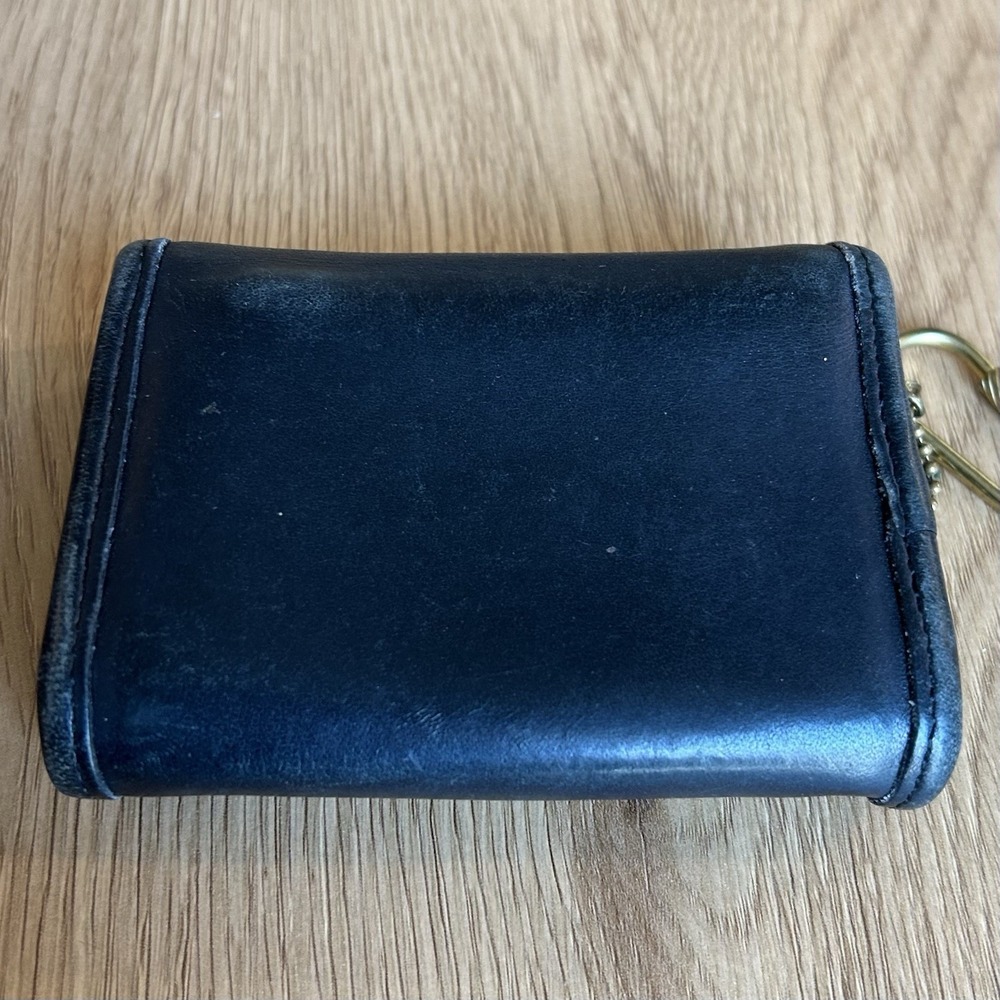 Coach Vintage 90s USA Black Leather Key Ring Brass Hardware Small Bifold Wallet - Picture 2 of 4